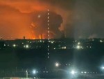 乌克兰无人机再袭俄罗斯Rosneft的梁赞炼油厂，发生爆炸起火？