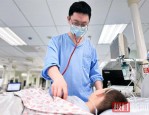 3岁男孩意外溺水呼吸心跳停，武汉儿童医院多学科团队成功抢救