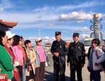 国庆假期新风尚：打卡国门界碑，感受祖国强大