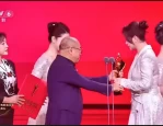 成都百花奖之夜：马丽凭借第二十条荣膺最佳女主角，璀璨星空下的荣耀时刻