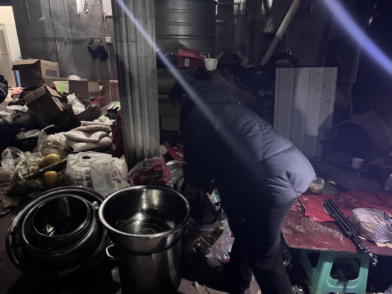 对话“摇人按猪”走红的女孩呆呆：我捅了个很大的娄子，被大家喜欢感到受宠若惊_对话“摇人按猪”走红的女孩呆呆：我捅了个很大的娄子，被大家喜欢感到受宠若惊_