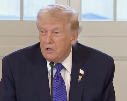 特朗普落井下石__特朗普石油