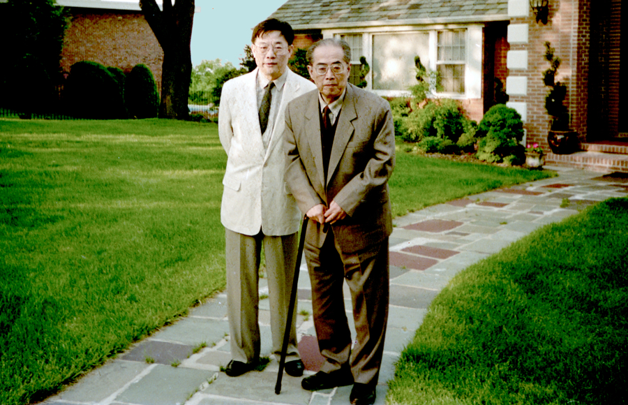 程十发曾被美专老师批评：你这样画，以后没饭吃！但他就是不走寻常路_程十发曾被美专老师批评：你这样画，以后没饭吃！但他就是不走寻常路_