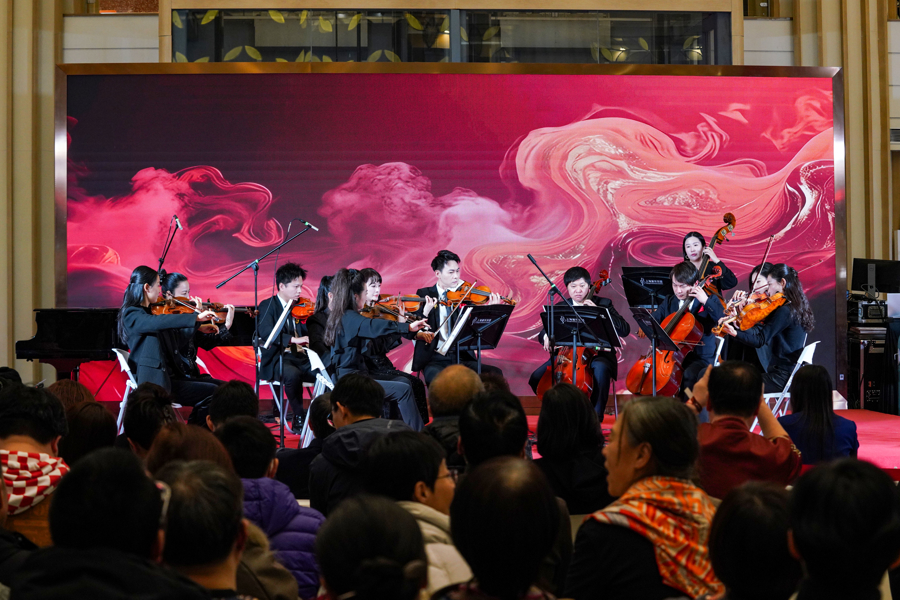 琴键裹着烟火气！孔祥东携手上海爱乐，商圈奏响新春温暖乐章_琴键裹着烟火气！孔祥东携手上海爱乐，商圈奏响新春温暖乐章_