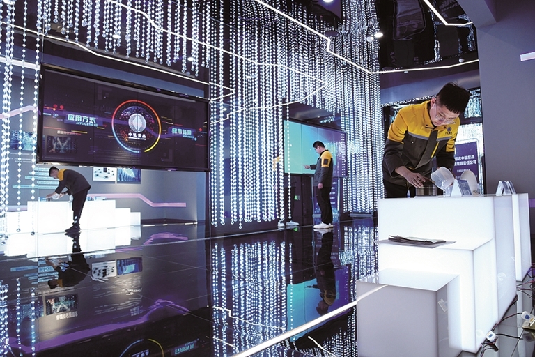 绿电赋能算力 数据织就“云谷”——内蒙古乌兰察布市力推“东数西算”区域协同发展_绿电赋能算力 数据织就“云谷”——内蒙古乌兰察布市力推“东数西算”区域协同发展_