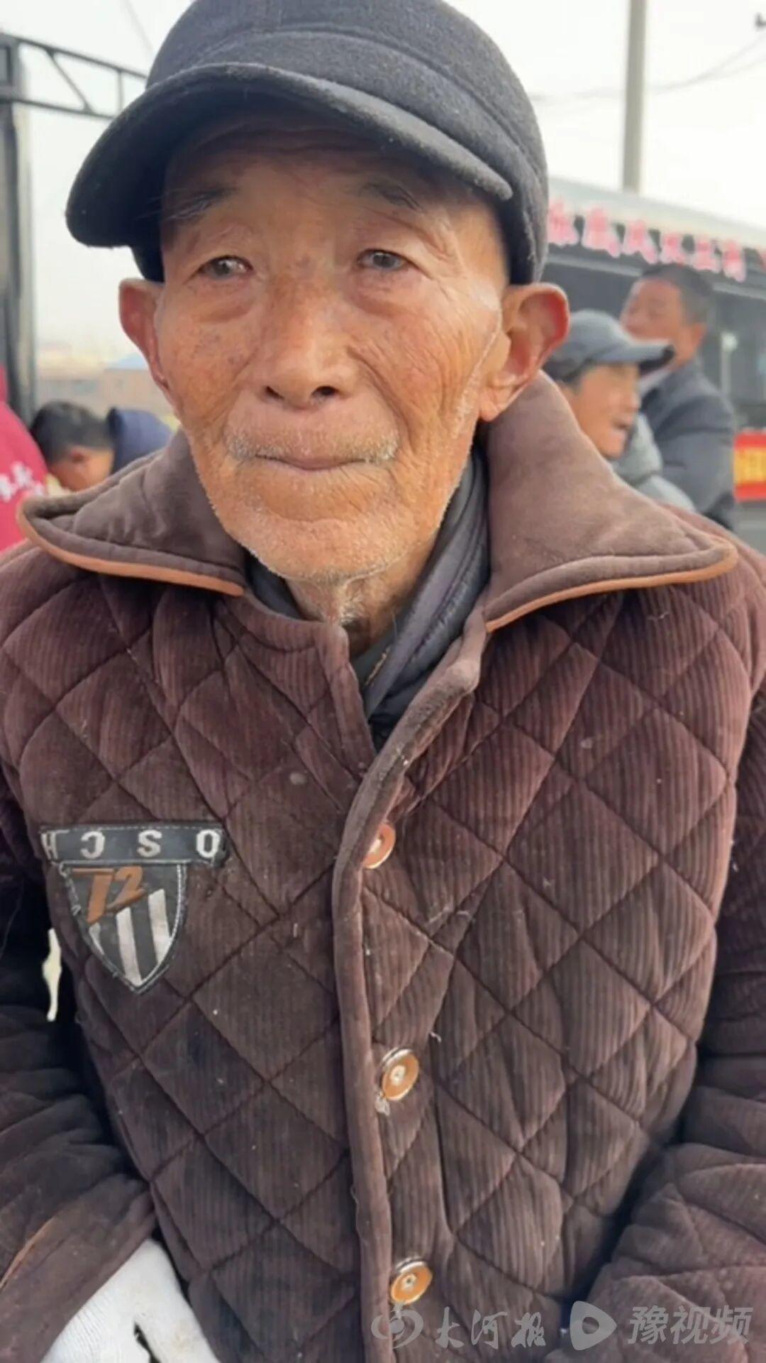 日本工作签证家属随行_河南高考2018配备文具_