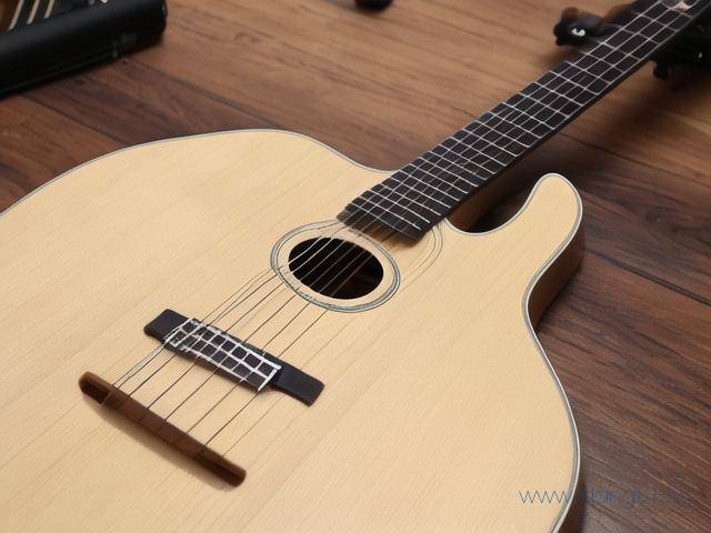 指弹吉他怎么学,指弹吉他入门零基础自学教程